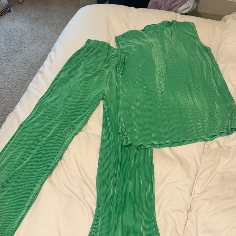 Green Wide-Leg Casual Pants with Relaxed Fit